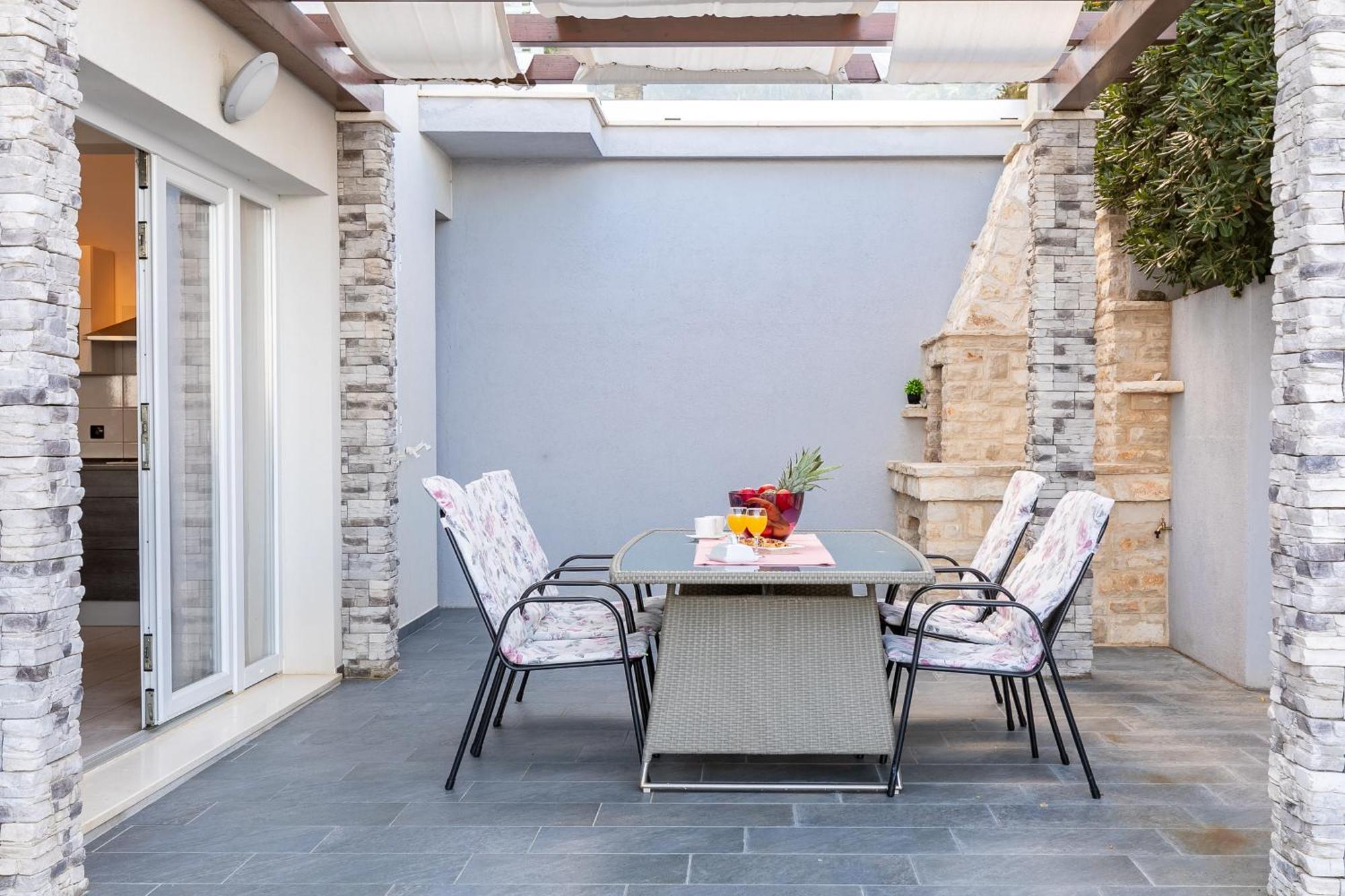 Holiday House Martinovic Prigradica Exterior foto